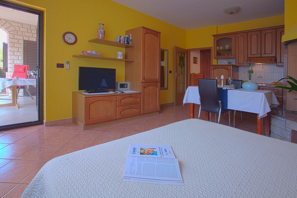 Apartments Daniela Novigrad Istria Oda fotoğraf